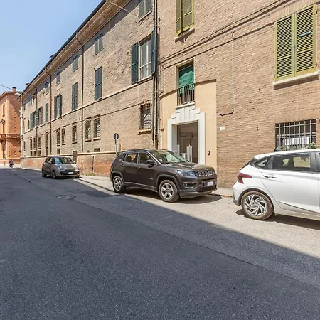 Piazzetta Dei Combattenti * Ferrara