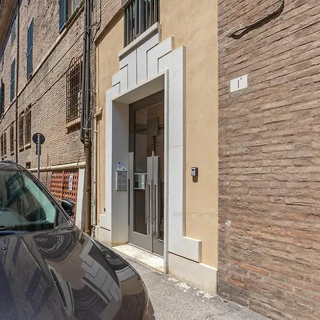 Piazzetta Dei Combattenti * Ferrara